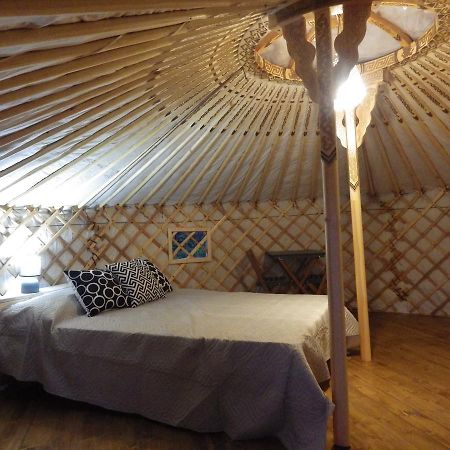 La Cera Farm Camping B&B サンタ・テレーザ・ガッルーラ エクステリア 写真