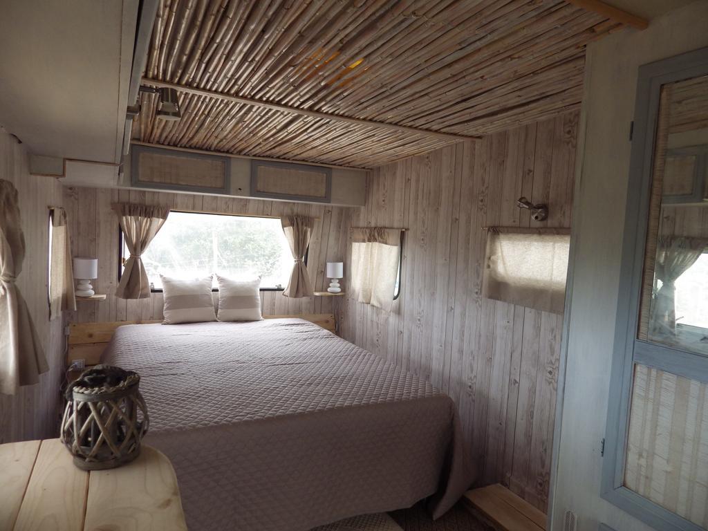 La Cera Farm Camping B&B サンタ・テレーザ・ガッルーラ エクステリア 写真